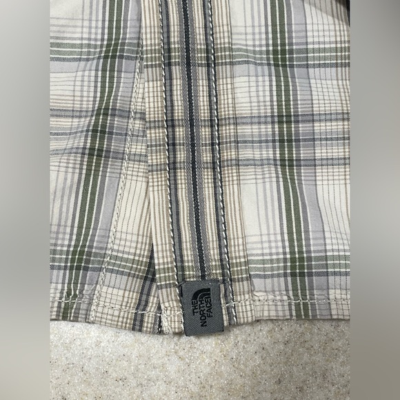 North Face Long Sleeve Button Up Shirt Men’s Size X-Large Gray, Cream, Green EUC - Picture 6 of 12
